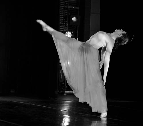 Kat Kimmitz in Siamo - Segment 1 - Choreo by Dale Fellin with dancers